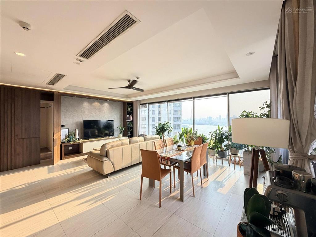 Cho thuê căn 3pn view sông, pháo hoa giá tốt 42 triệu tại đảo kim cương