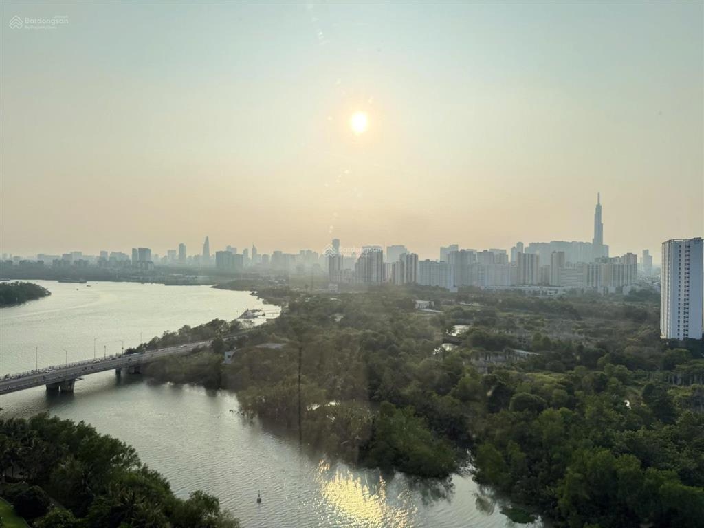 Cho thuê căn 3pn view sông, pháo hoa giá tốt 42 triệu tại đảo kim cương