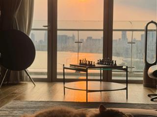 Cho thuê 2 phòng ngủ full nội thất, view sông quận 1, pháo hoa đang trống sẵn tại đảo kim cương