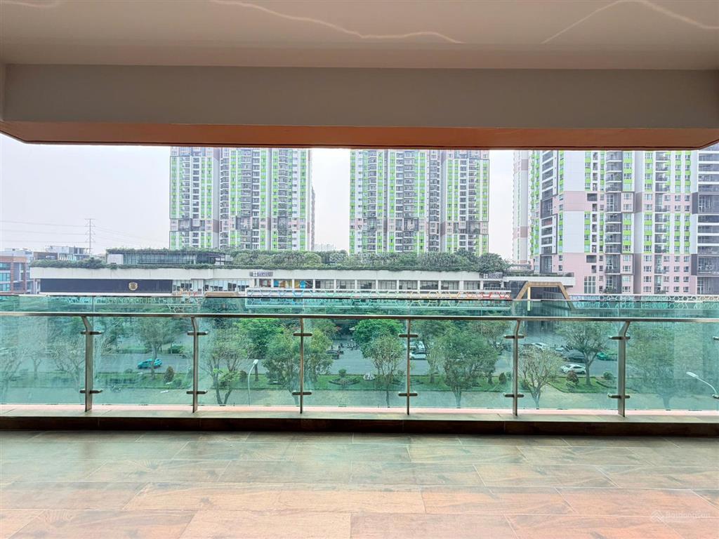 Cho thuê 4pn tầng sân vườn 209m2 feliz en vista đang trống sẵn
