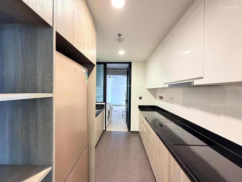 Cho thuê 4pn tầng sân vườn 209m2 feliz en vista đang trống sẵn