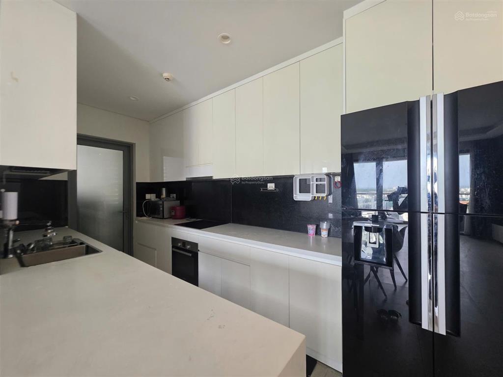 Cho thuê căn 2pn 96m2 full nội thất, view sông sài gòn hướng mát giá chỉ 27t triệu/tháng