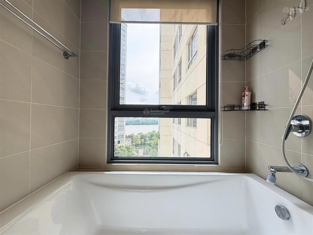 Cho thuê căn 2pn 96m2 full nội thất, view sông sài gòn hướng mát giá chỉ 27t triệu/tháng