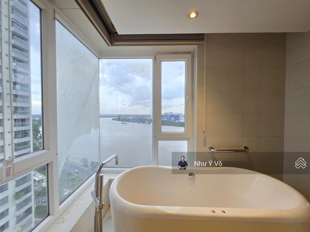 Cho thuê căn 3 phòng ngủ đầy đủ nội thất view sông giá tốt đảo kim cương