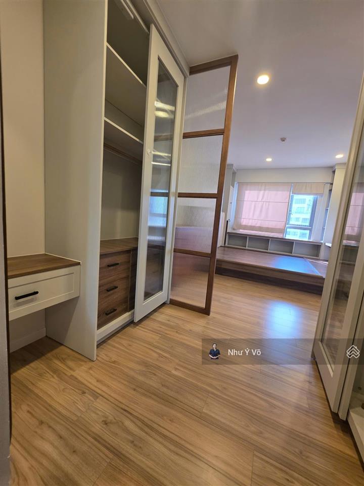 Bán gấp căn 3 phòng ngủ tầng cao yên tĩnh, nội thất chỉn chu đảo kim cương