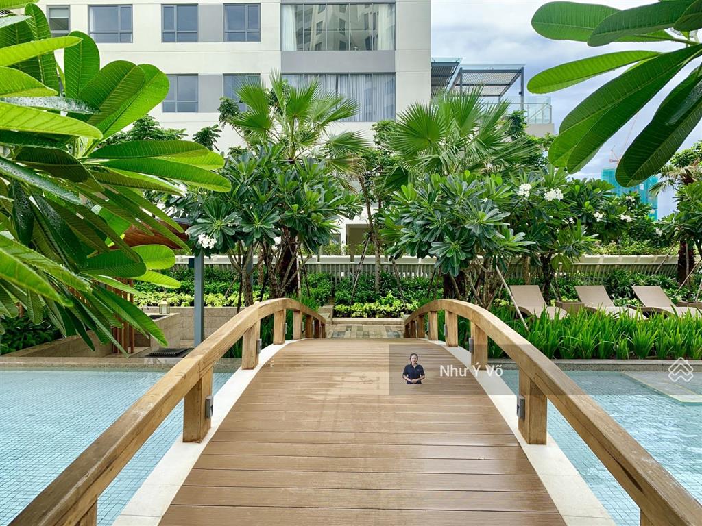 Cho thuê duplex thông tầng 4 phòng ngủ view sông, quận 1, pháo hoa đảo kim cương