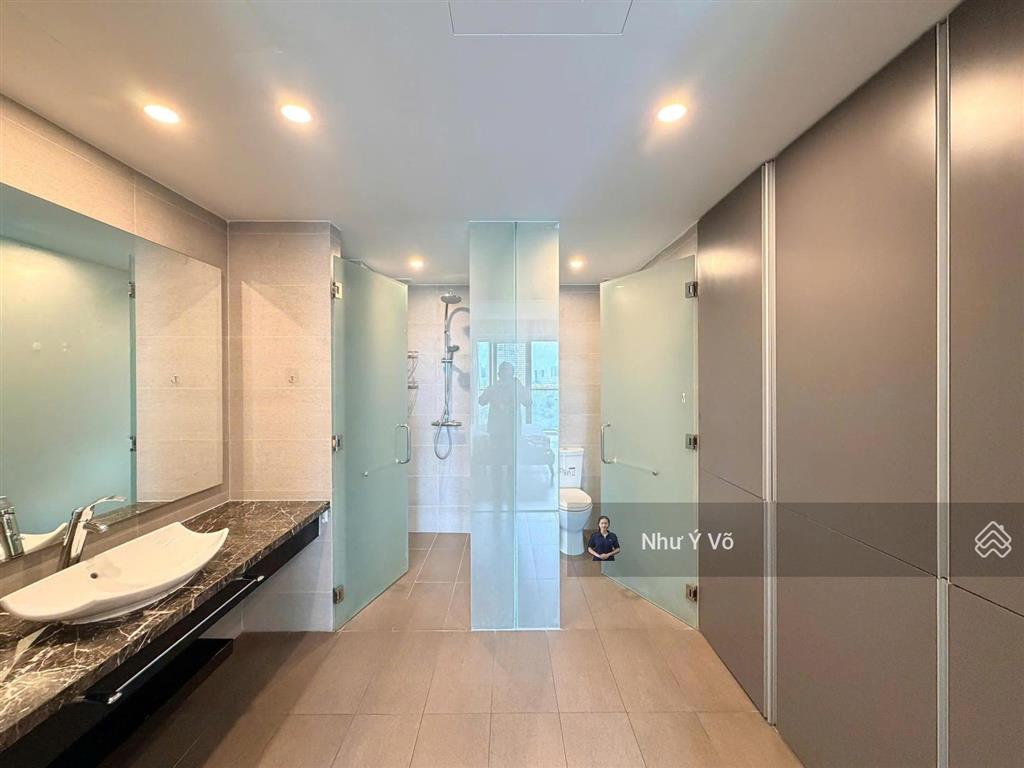 Bán căn 3 phòng ngủ 217m2 view sông giá 136 triệu/m2 đảo kim cương