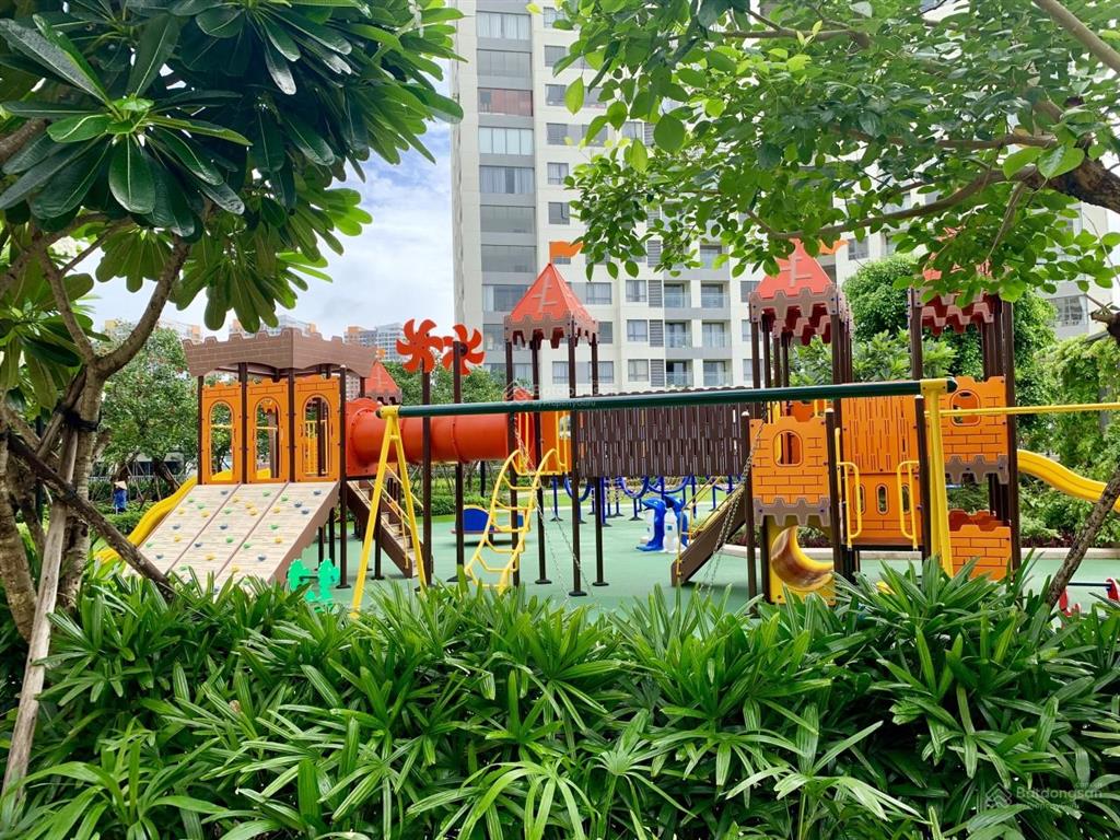 Bán nhanh căn 2 phòng ngủ view sông hướng mát đảo kim cương giá chỉ 127 triệu/m2