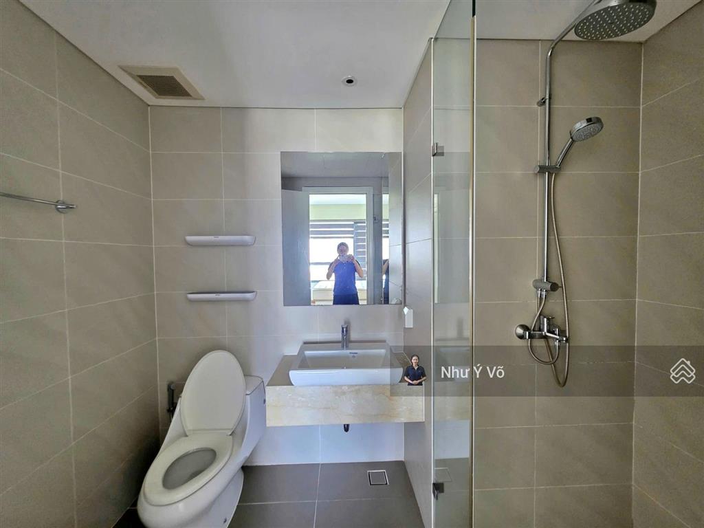 Cho thuê căn 1 phòng ngủ view sông nhà rộng, hiện trạng mới đảo kim cương