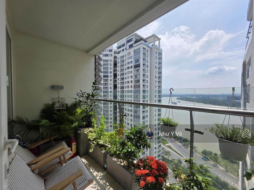 Bán gấp căn 2 phòng ngủ view sông đã có sổ đảo kim cương