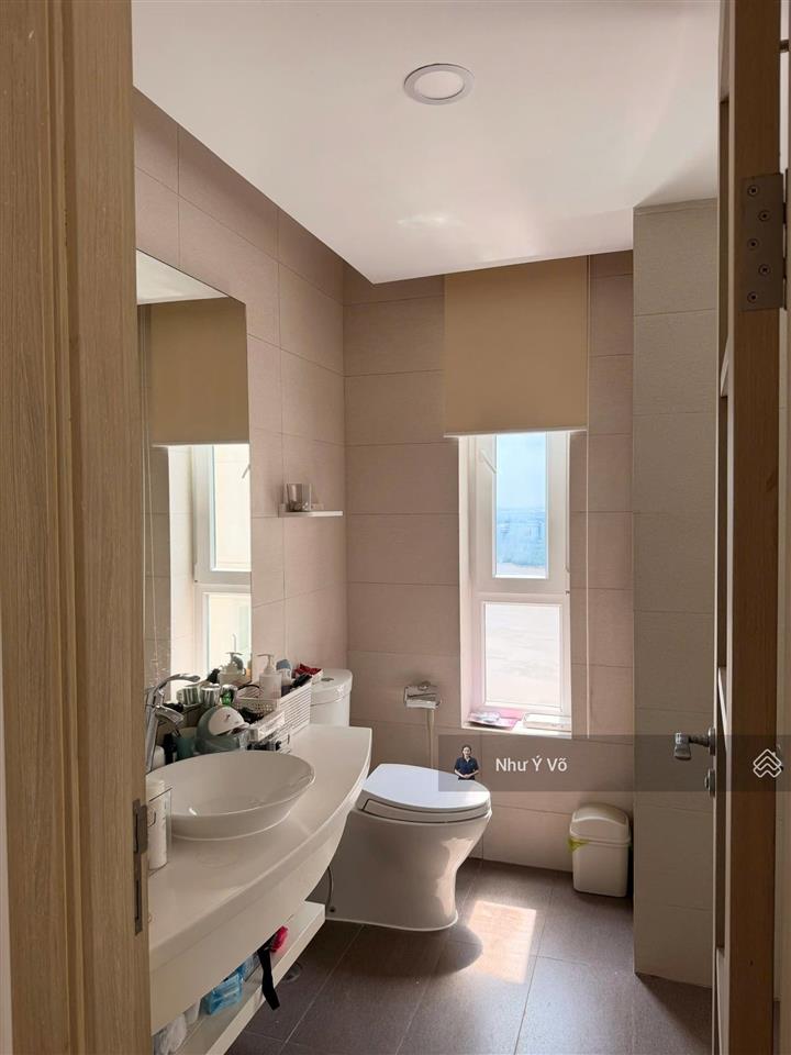 Bán gấp căn 2 phòng ngủ view sông đã có sổ đảo kim cương