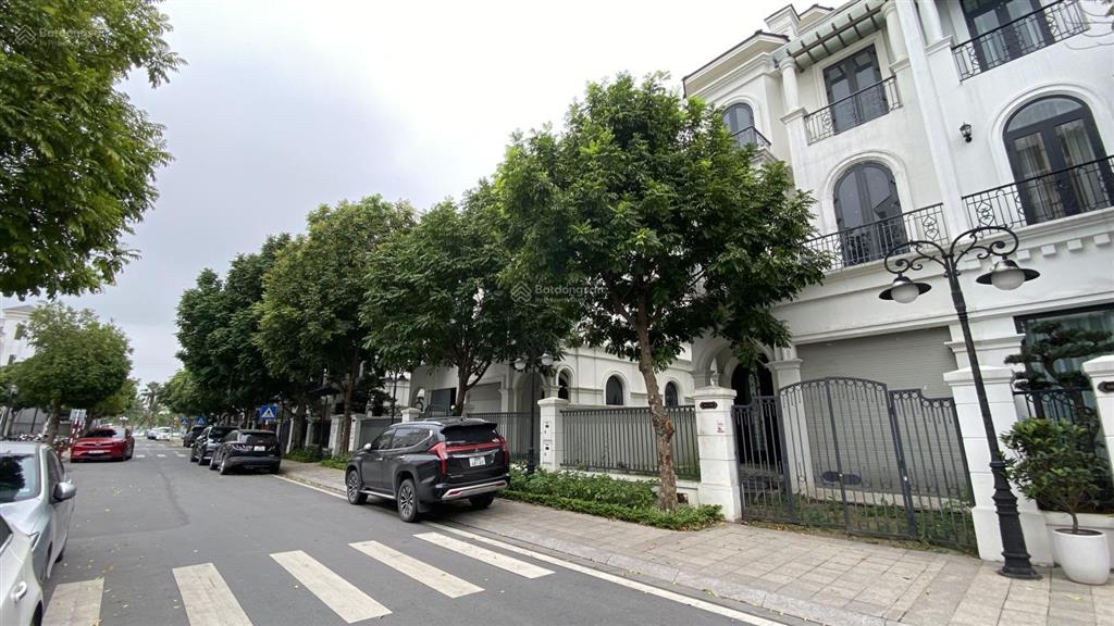 Sl sao biển 17  đông nam đường ra biển gần công viên bể bơi nội khu gần vincom tại vin 1 gia lâm