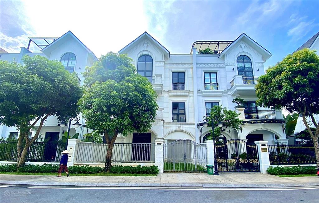 Song lập san hô 150m2  gần công viên, gần hồ 24,5ha  giá tốt san hô  vinhomes ocp1 gia lâm