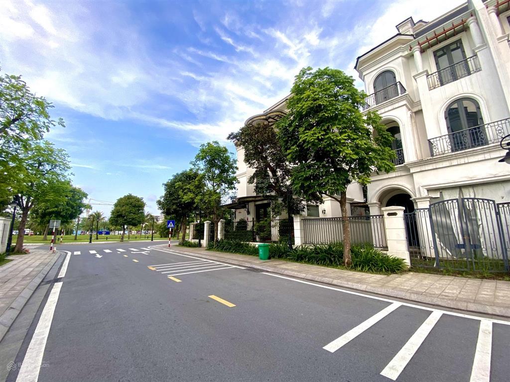 Song lập ngọc trai áp góc  view sông  vị trí đẹp đường thông thoáng tại vin1 gia lâm