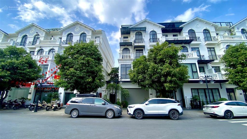 Liền kề xẻ khe sb23 view cv bể bơi ngoài trời  vin ocp1 gia lâm