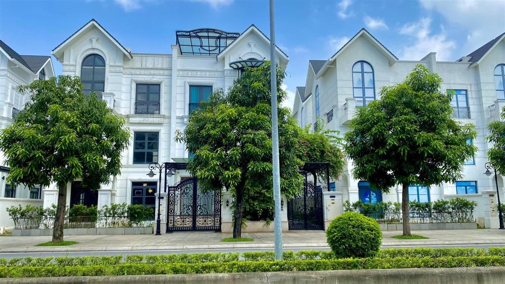 Song lập hải âu 2 vị trí trung tâm đẹp gần hồ, biển, quảng trường  đường 30m  vin 1 gia lâm