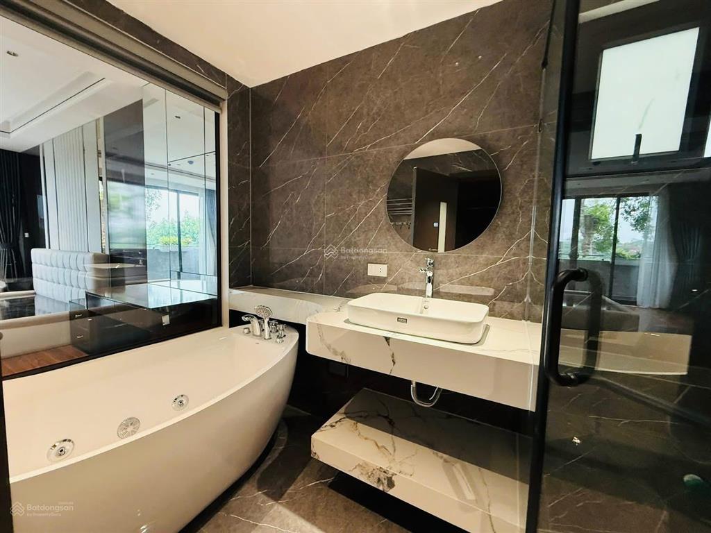 Bán nhà 7 tầng view toàn cảnh hồ linh đàm 61m2  nội thất 5 sao  2 ô tô tránh giá 29.5 tỷ