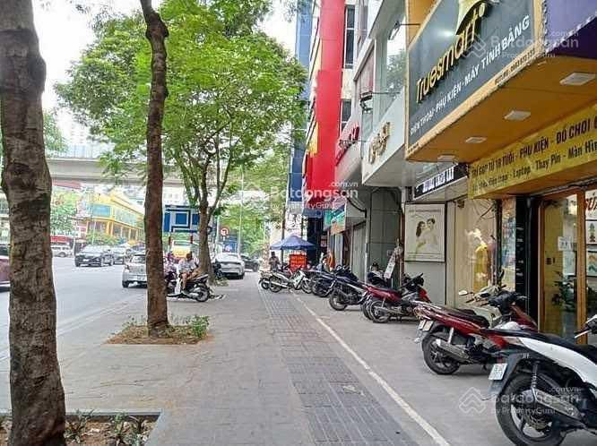 Tòa văn phòng mặt phố  nguyễn ngọc vũ 8t thang máy, 72m², mt 5.6m. kinh doanh đỉnh. giá 45 tỷ.