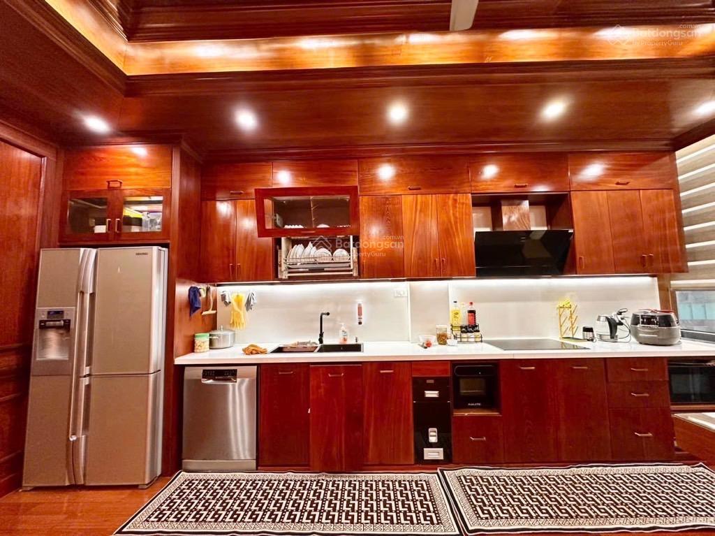 Tòa văn phòng mặt phố  nguyễn ngọc vũ 8t thang máy, 72m², mt 5.6m. kinh doanh đỉnh. giá 45 tỷ.