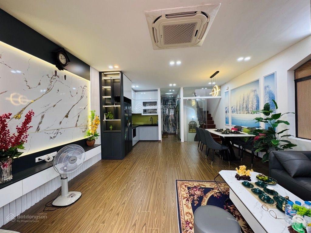 Vương thừa vũ  thanh xuân. 7 tầng thang máy, phân lô, ô tô, kinh doanh, ngõ thông 50m2xmt 5,1m.