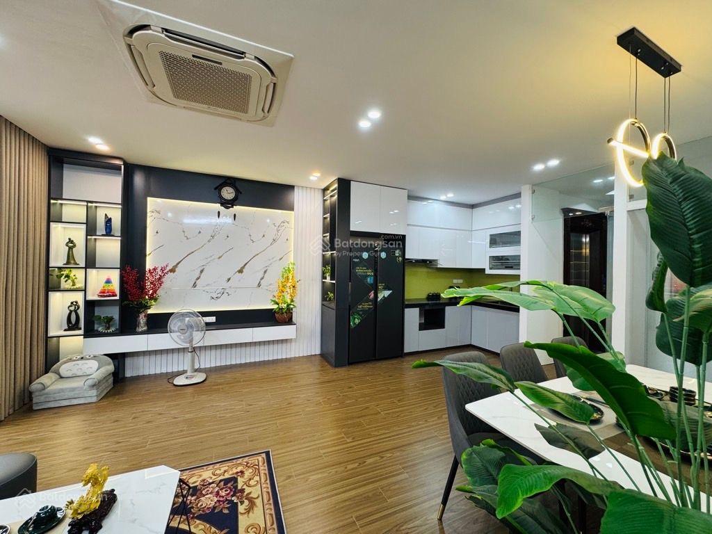 Vương thừa vũ  thanh xuân. 7 tầng thang máy, phân lô, ô tô, kinh doanh, ngõ thông 50m2xmt 5,1m.