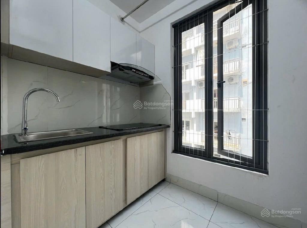 Ccmn  hoàng cầu, 9 tầng thang máy, ô tô, 32 phòng, 111m2, mặt tiền 6.2m. giá 43.8 tỷ