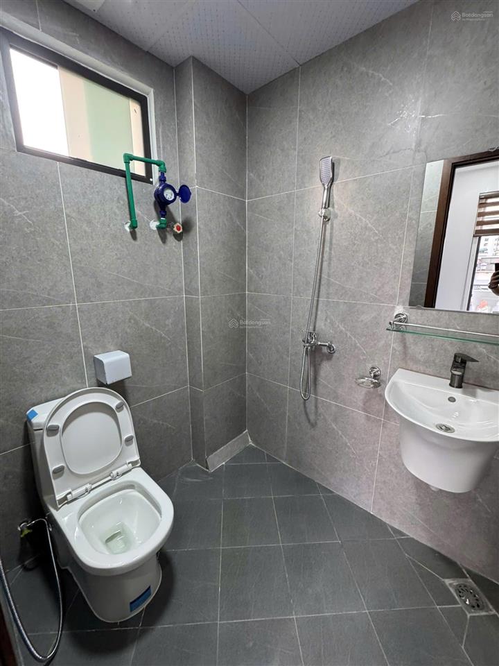 Bán ccmn ngọc lâm 89m2, 19 phòng cho thuê kín, ô tô sát nhà, thu 100tr/tháng, 23,9 tỷ