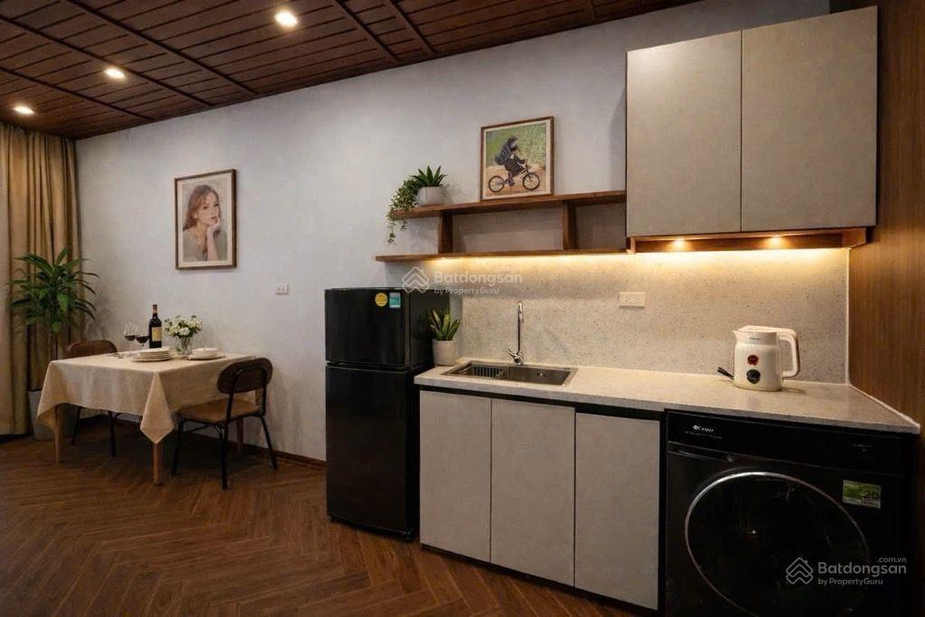 Long biên, 8 tầng thang máy, phân lô, gara 2 ô tô, 62m2. giá 17,9 tỷ