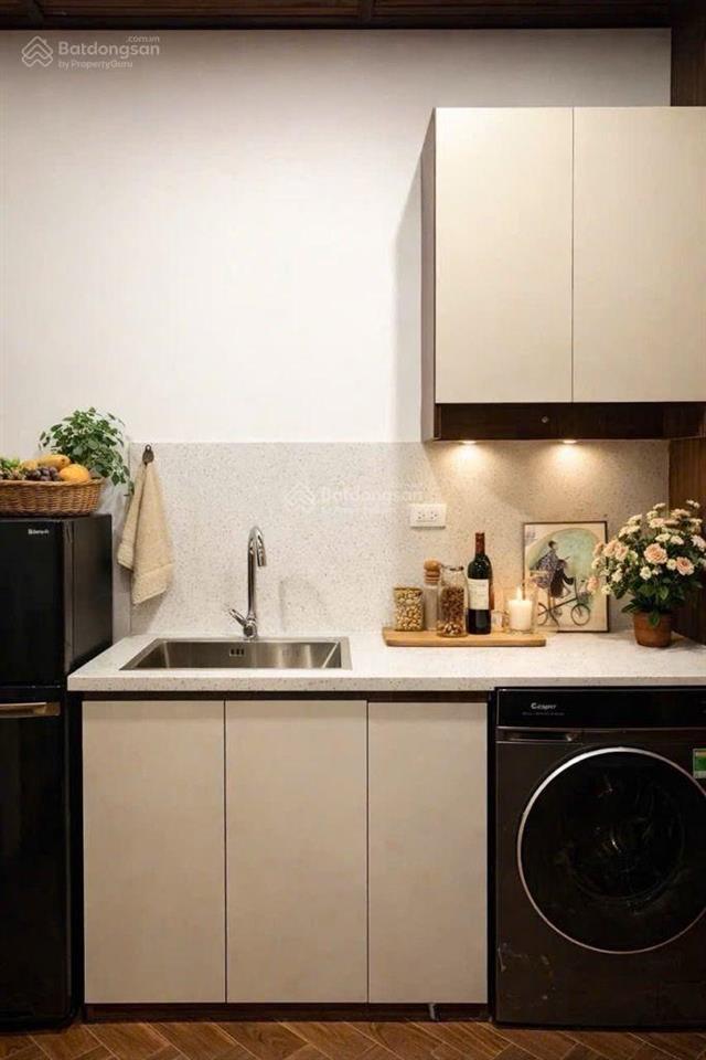 Long biên, 8 tầng thang máy, phân lô, gara 2 ô tô, 62m2. giá 17,9 tỷ