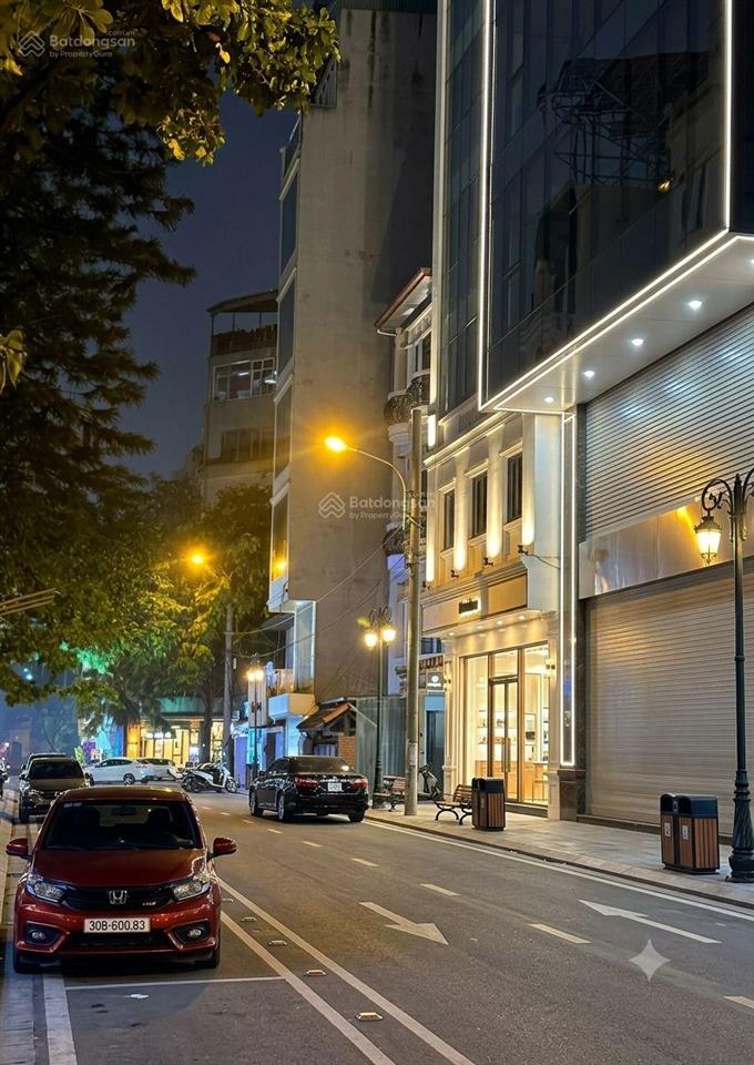 Bán tòa văn phòng hạng a hoàng ngân  cầu giấy 214m², 9 tầng, mặt tiền 12m, vị trí vàng đỉnh cao.