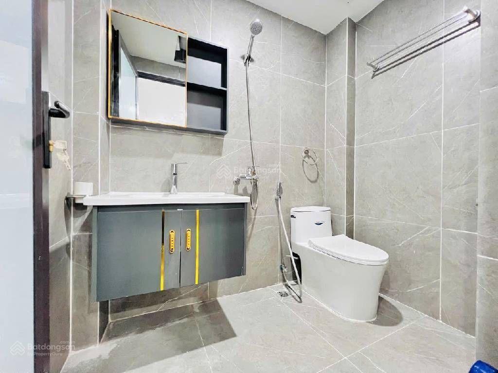 Giá tốt hiếm có chung cư lương thế vinh 93m 2pn, phòng khách rộng rãi