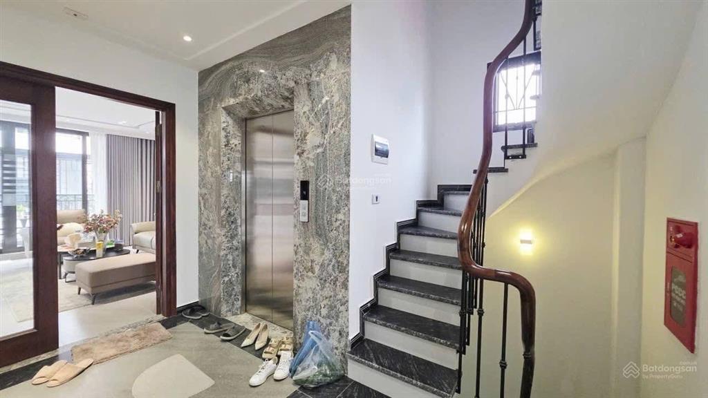 Chính chủ bán toà ccmn, 3 oto để trong nhà, nhà 9 tầng, pccc chuẩn , giá 28 tỷ. 0971 471 ***