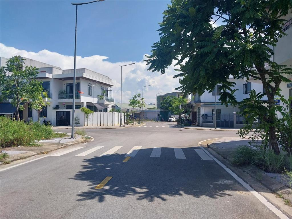Tôi chính chủ cần tiền bán gấp lô đất hương sơ. đường bao mỹ 5, gần công viên