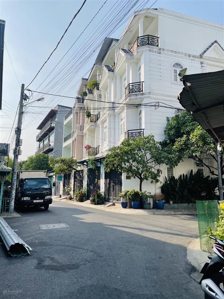 Bán gấp lô đất ngang 6m vuông vức. cách hoàng diệu 20m, đường 8m khu dân trí cao, không lộ giới