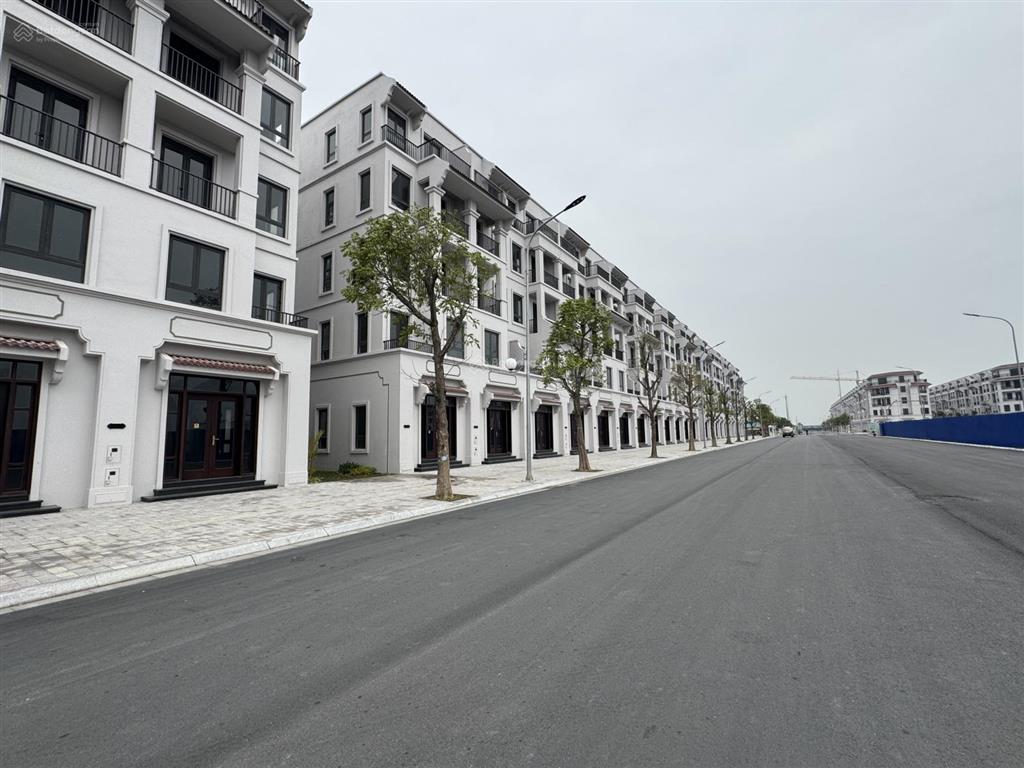 Bán nhanh căn 63m phân khu thời đại vị trí sát khu thương mại giá 19,8 tỷ.