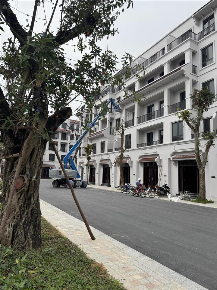 Bán nhanh căn 63m phân khu thời đại vị trí sát khu thương mại giá 19,8 tỷ.