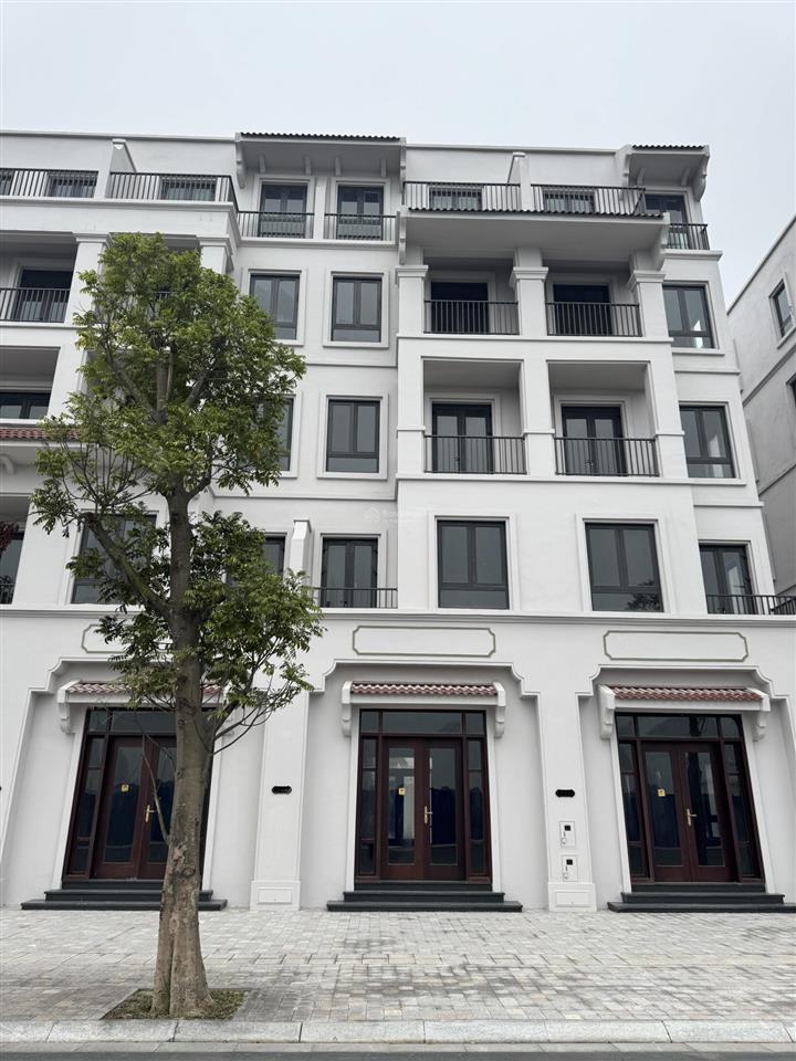 Bán nhanh căn 63m phân khu thời đại vị trí sát khu thương mại giá 19,8 tỷ.