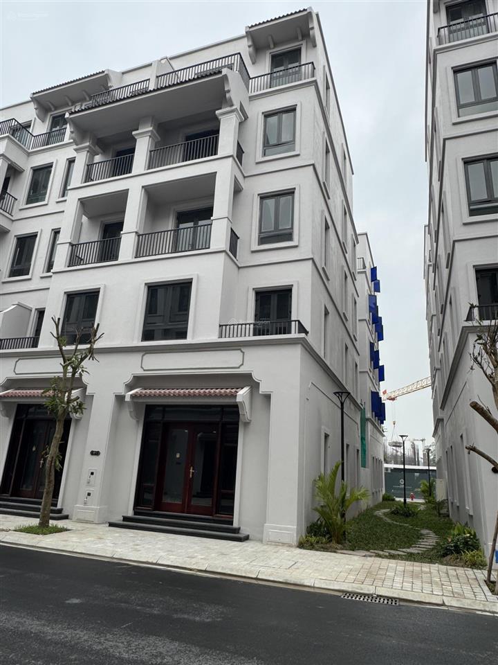Bán nhanh căn nhật nguyệt 62,5m giá 18 tỷ.  0966 962 ***