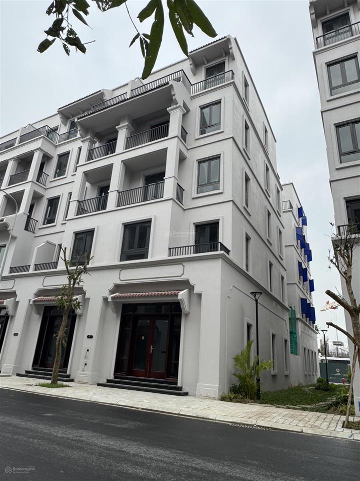 Bán nhanh căn nhật nguyệt 62,5m giá 18 tỷ.  0966 962 ***