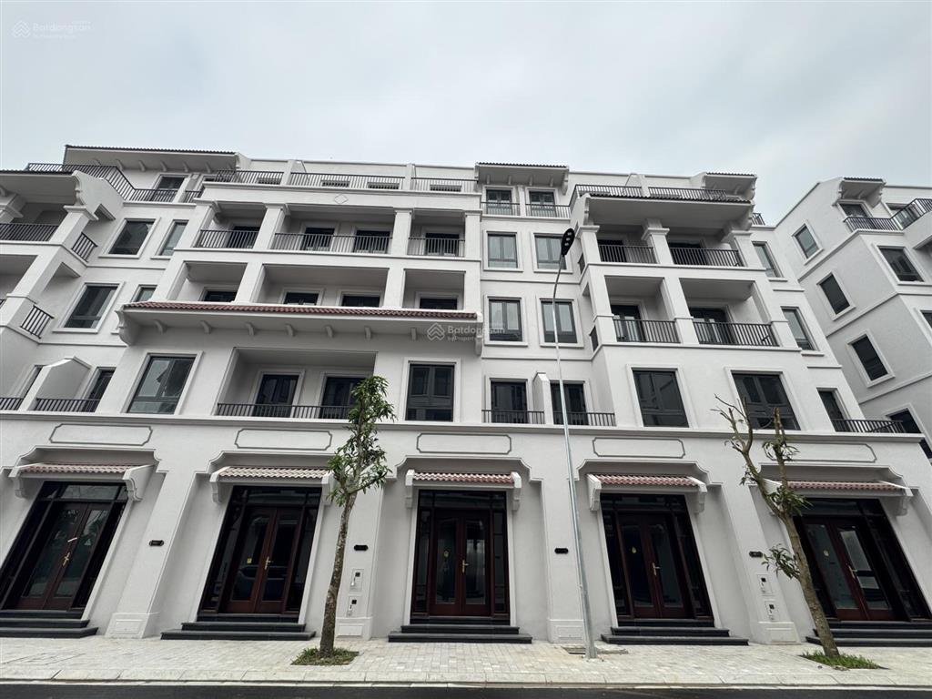 Bán nhanh căn nhật nguyệt 62,5m giá 18 tỷ.  0966 962 ***