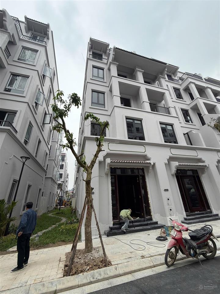Gấp! bán nhanh căn xẻ khe nhật nguyệt 62,5m hướng đông nam giá 20 tỷ.  0966 962 ***