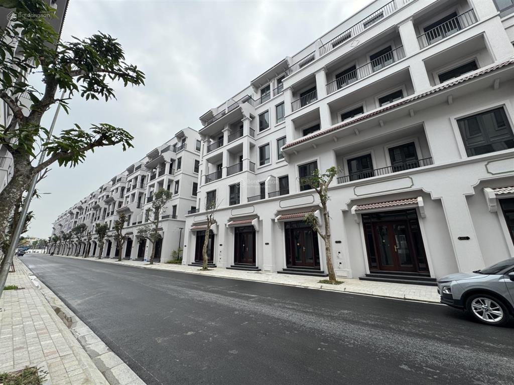Gấp! bán nhanh căn xẻ khe nhật nguyệt 62,5m hướng đông nam giá 20 tỷ.  0966 962 ***