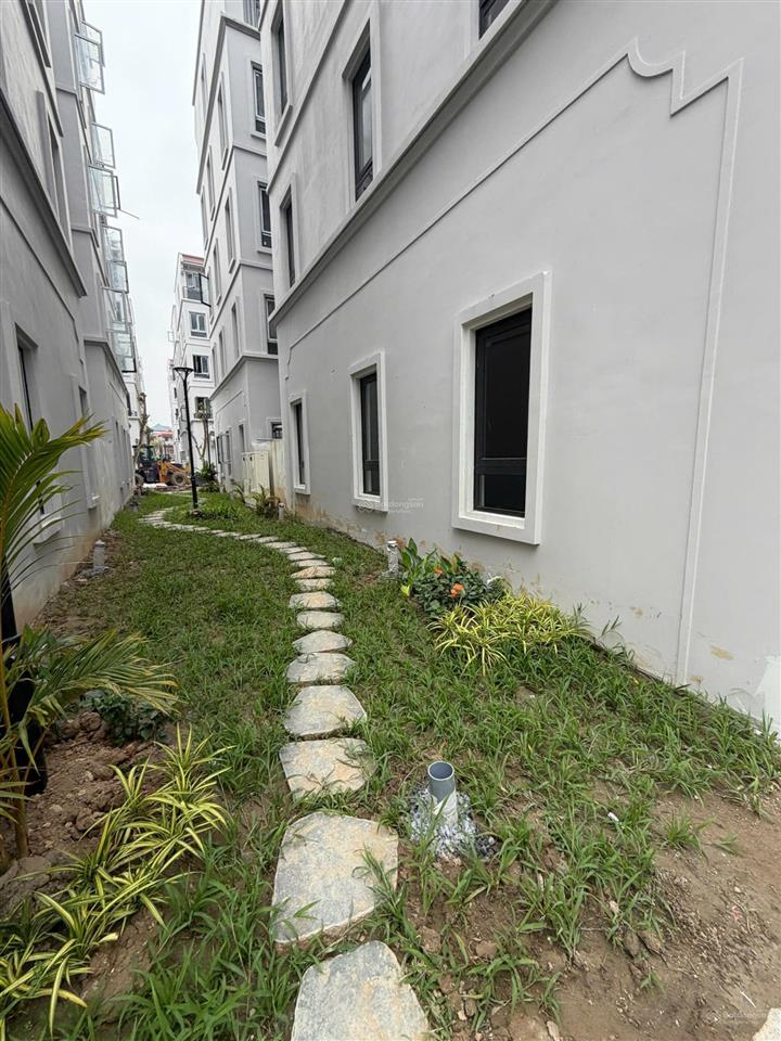 Gấp! bán nhanh căn xẻ khe nhật nguyệt 62,5m hướng đông nam giá 20 tỷ.  0966 962 ***