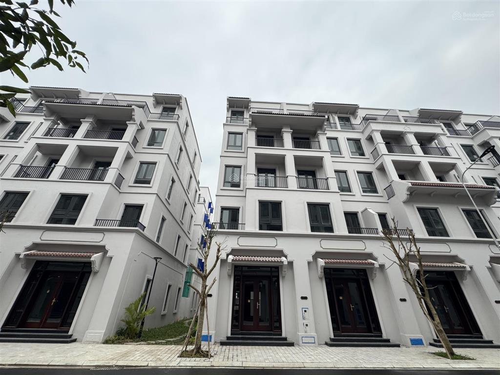 Gấp! bán nhanh căn xẻ khe nhật nguyệt 62,5m hướng đông nam giá 20 tỷ.  0966 962 ***