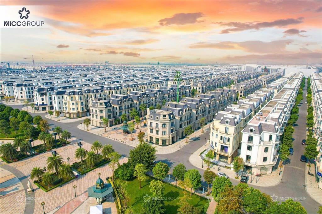 Bán gấp liền kề kinh đô 84m, gần vincom, giá 11 tỷ. mặt tiền 7m.