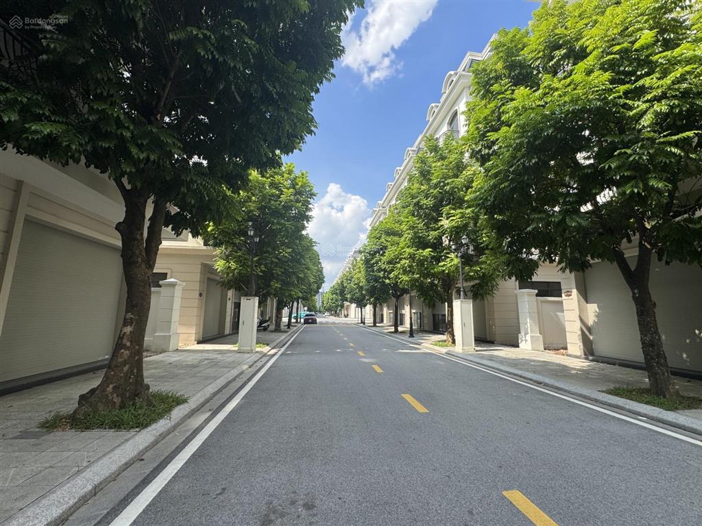 Bán gấp shophouse sao biển 67,5m giá 8,4 tỷ ngay cạnh chung cư, sát vincom