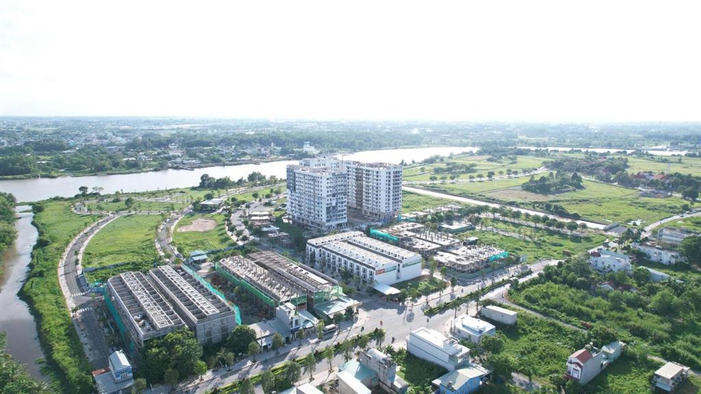 Chính chủ bán gấp 100m2 nhà phố mặt nguyễn văn cừ 32m kinh doanh 24/7 cn hđmb 40%.  0962 284 ***