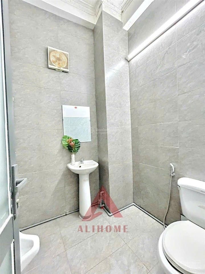 Cho thuê gấp 41 trần quốc hoàn, 9,2 triệu, 50 m2, 2pn, 1wc, full nội thất