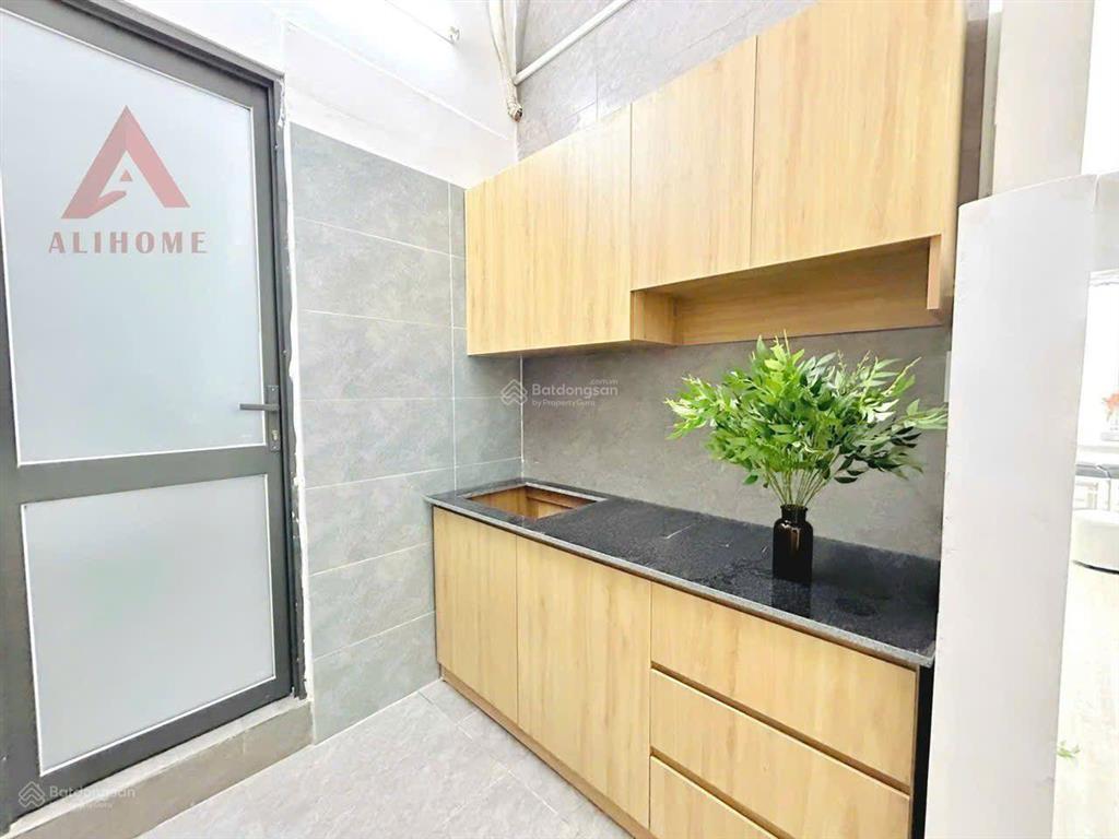 Cho thuê gấp 41 trần quốc hoàn, 9,2 triệu, 50 m2, 2pn, 1wc, full nội thất