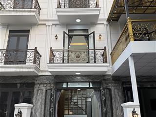 Bán nhà riêng 3 tầng 1 tum  kdc đông hưng có bảo vệ cả ngày và đêm 24/24h